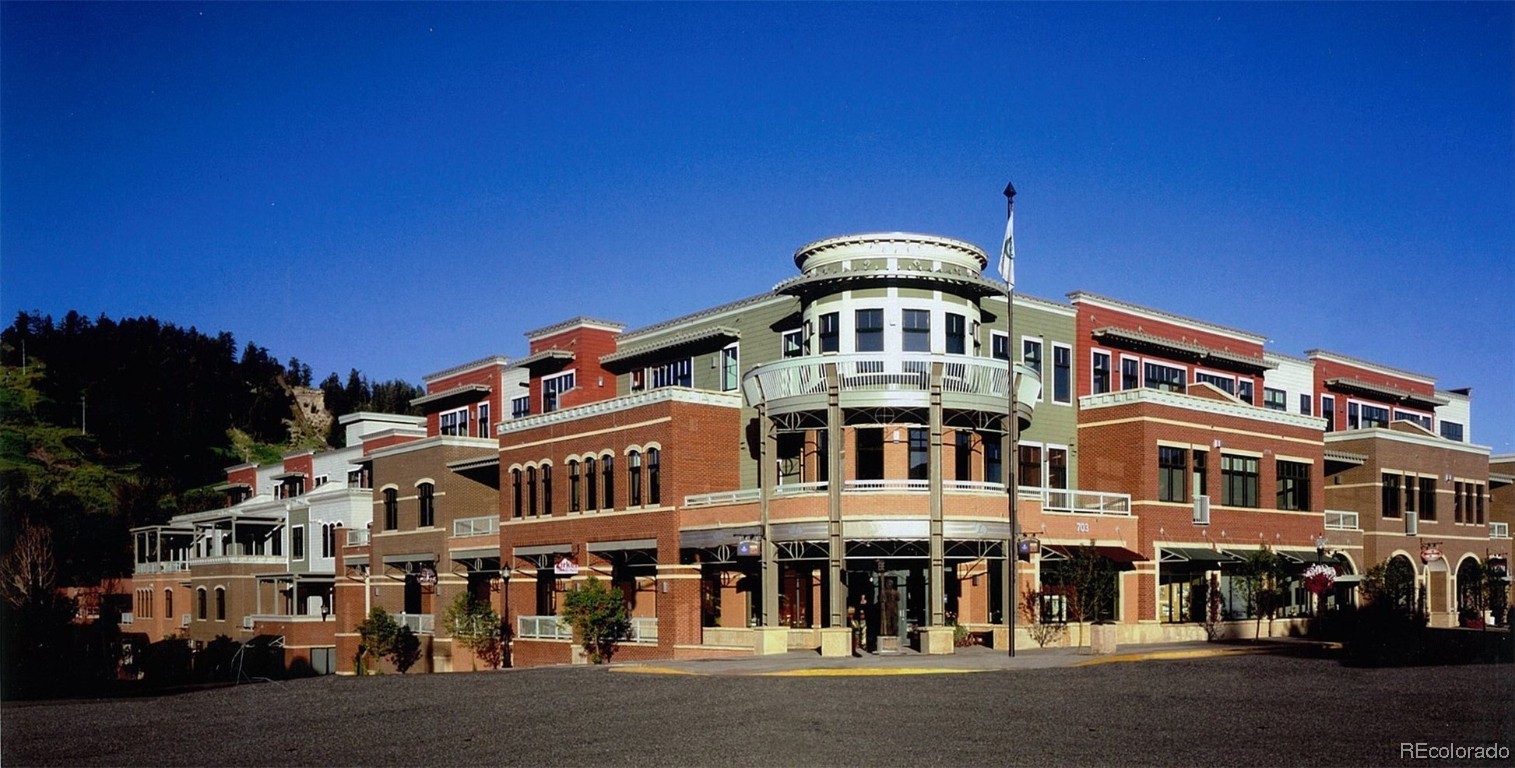 703 Lincoln AVENUE B106