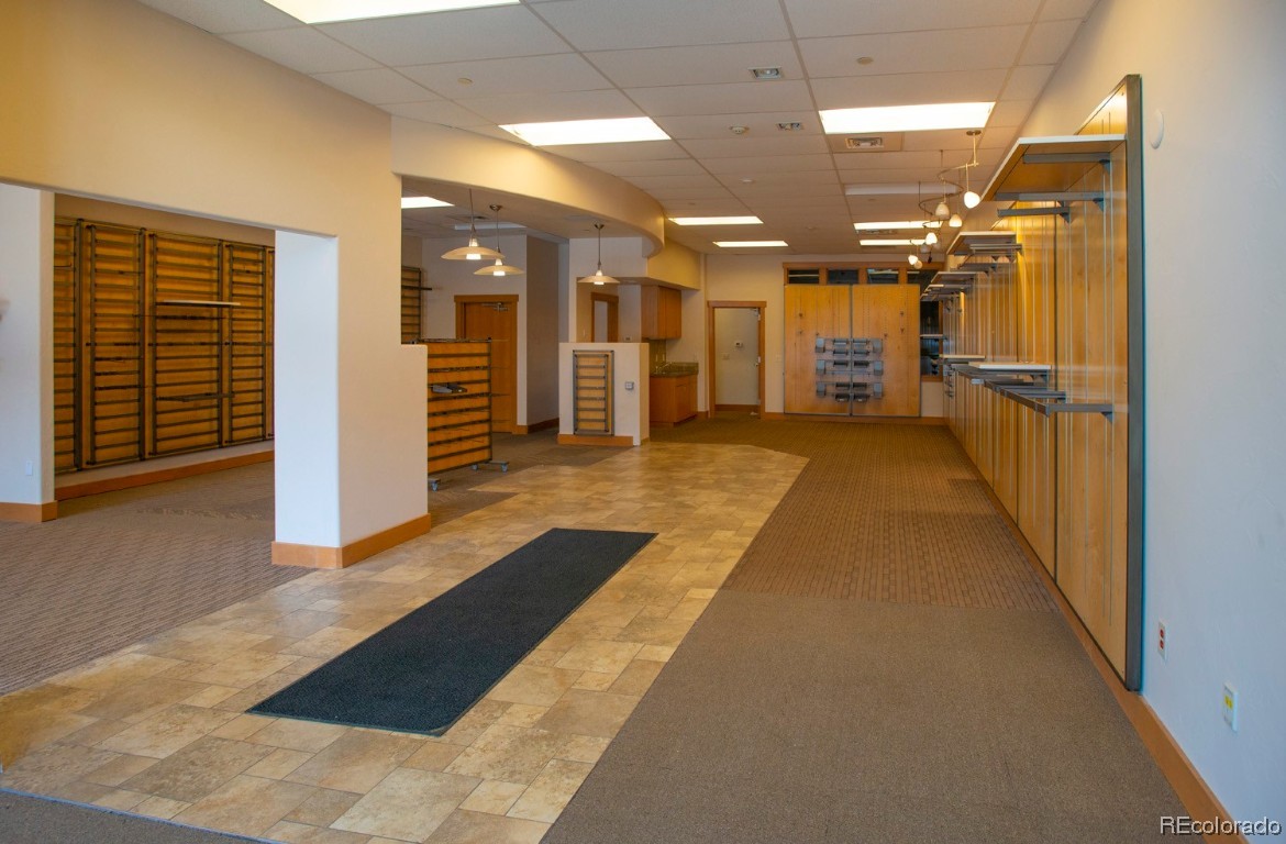 703 Lincoln AVENUE B106