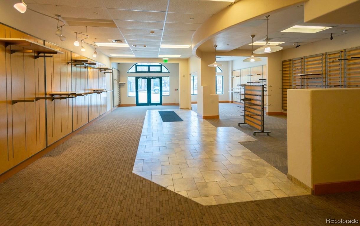 703 Lincoln AVENUE B106