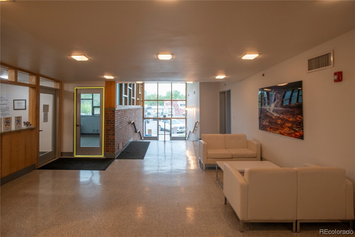 910 Yampa STREET 201