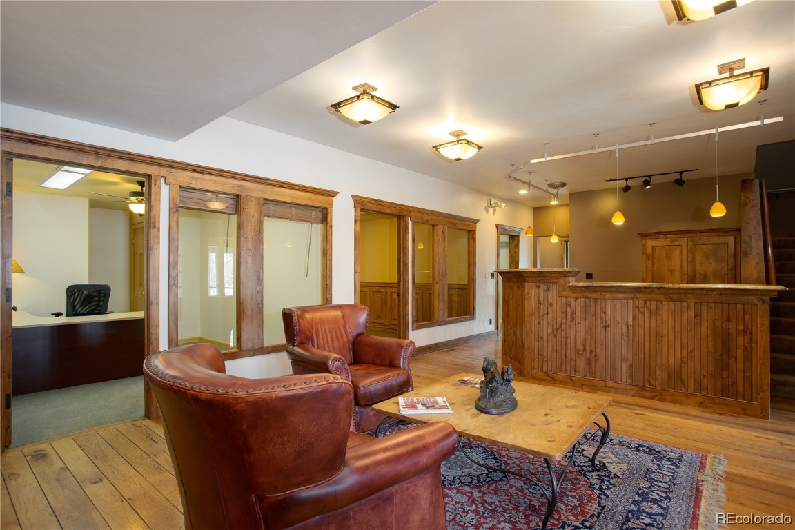 350 S Lincoln AVENUE