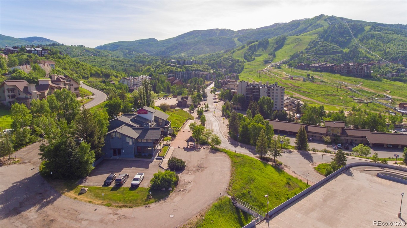 1724 Ski Time Square C1, C2, C3