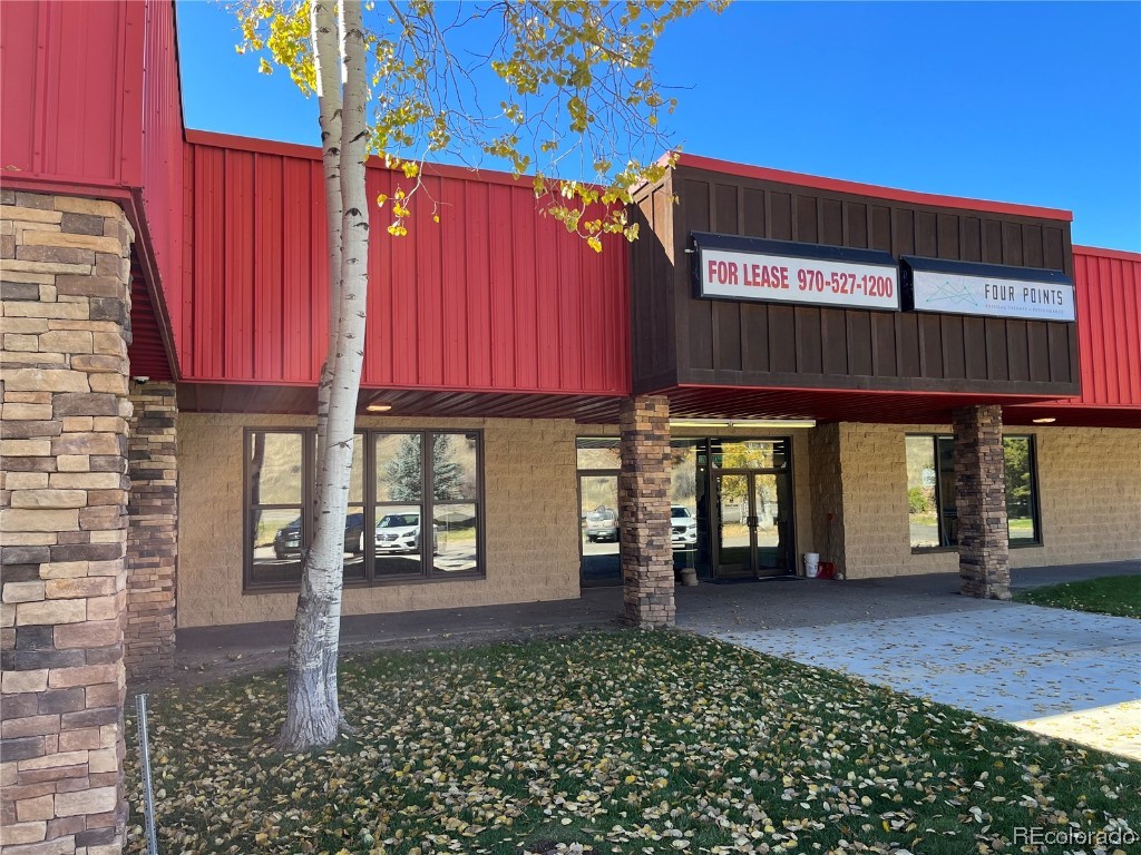 2851 Riverside Plaza 230