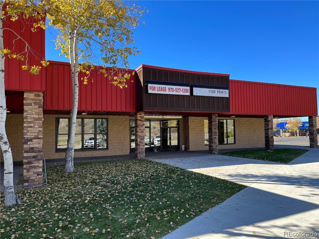 2851 Riverside Plaza 230