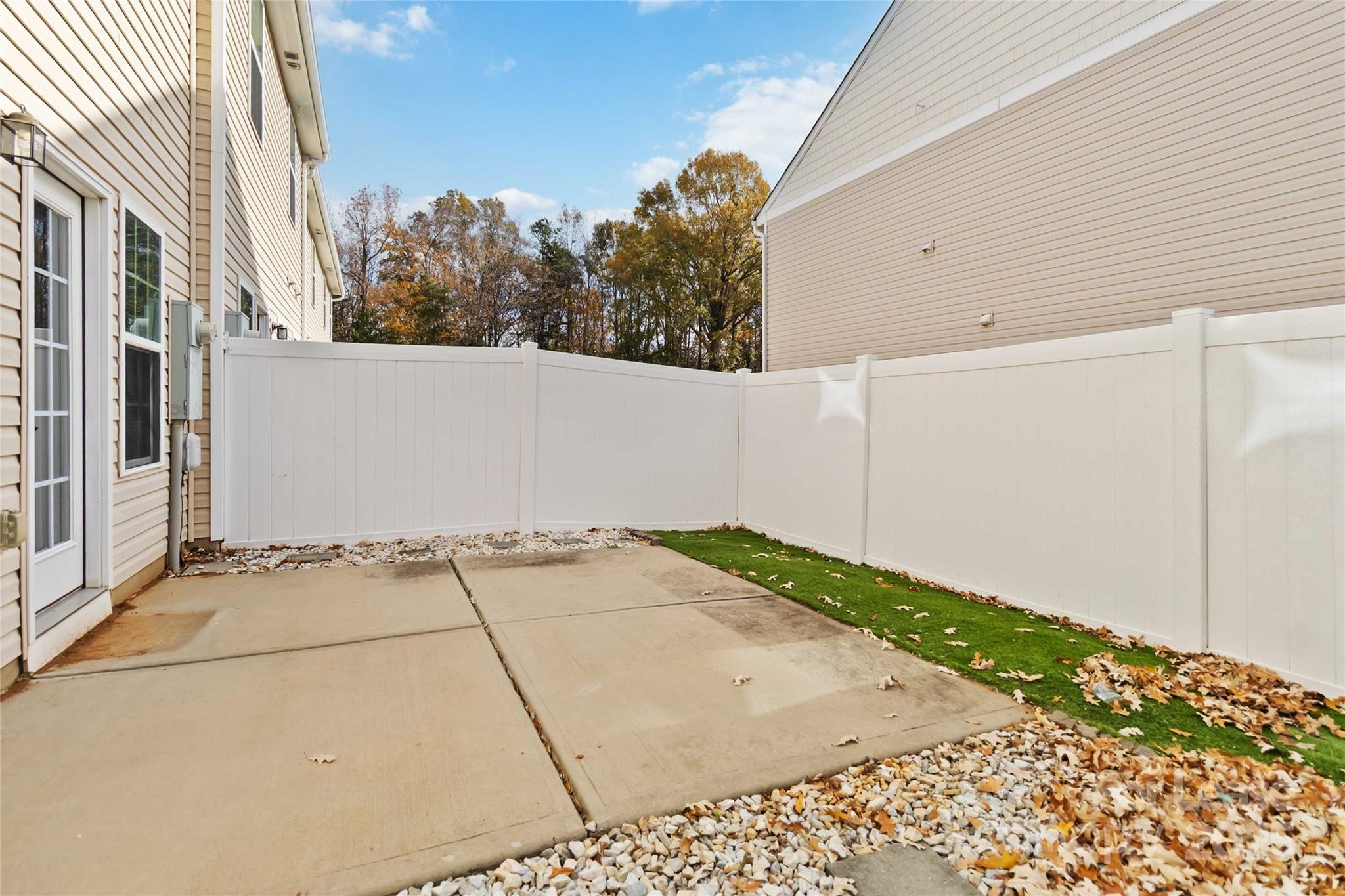 2613 Silverthorn Drive