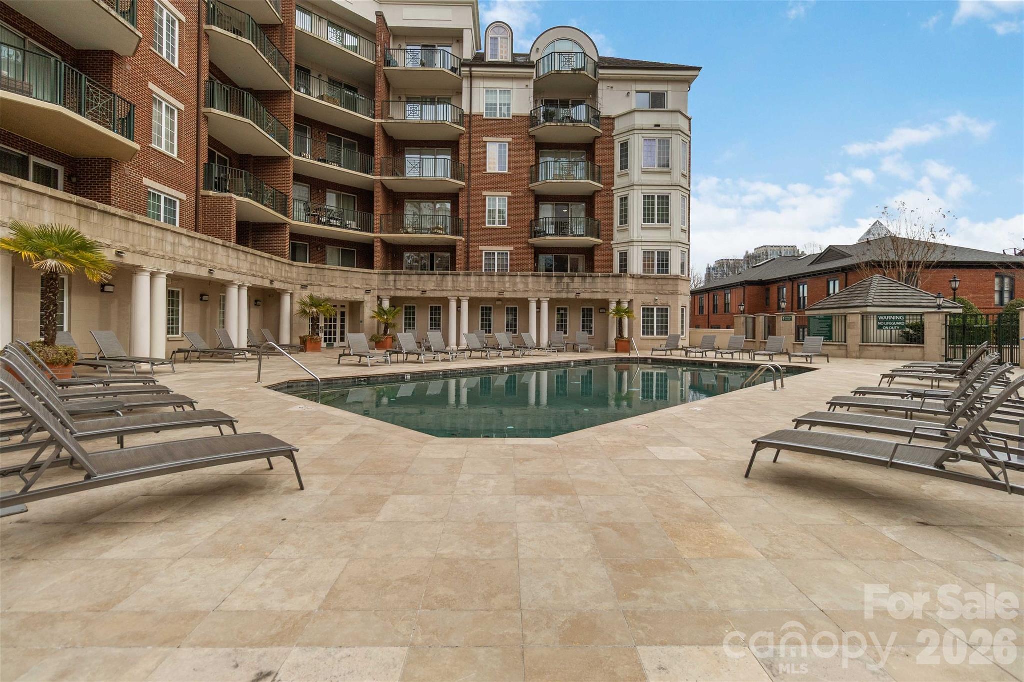 300 W 5th Street Unit: 333