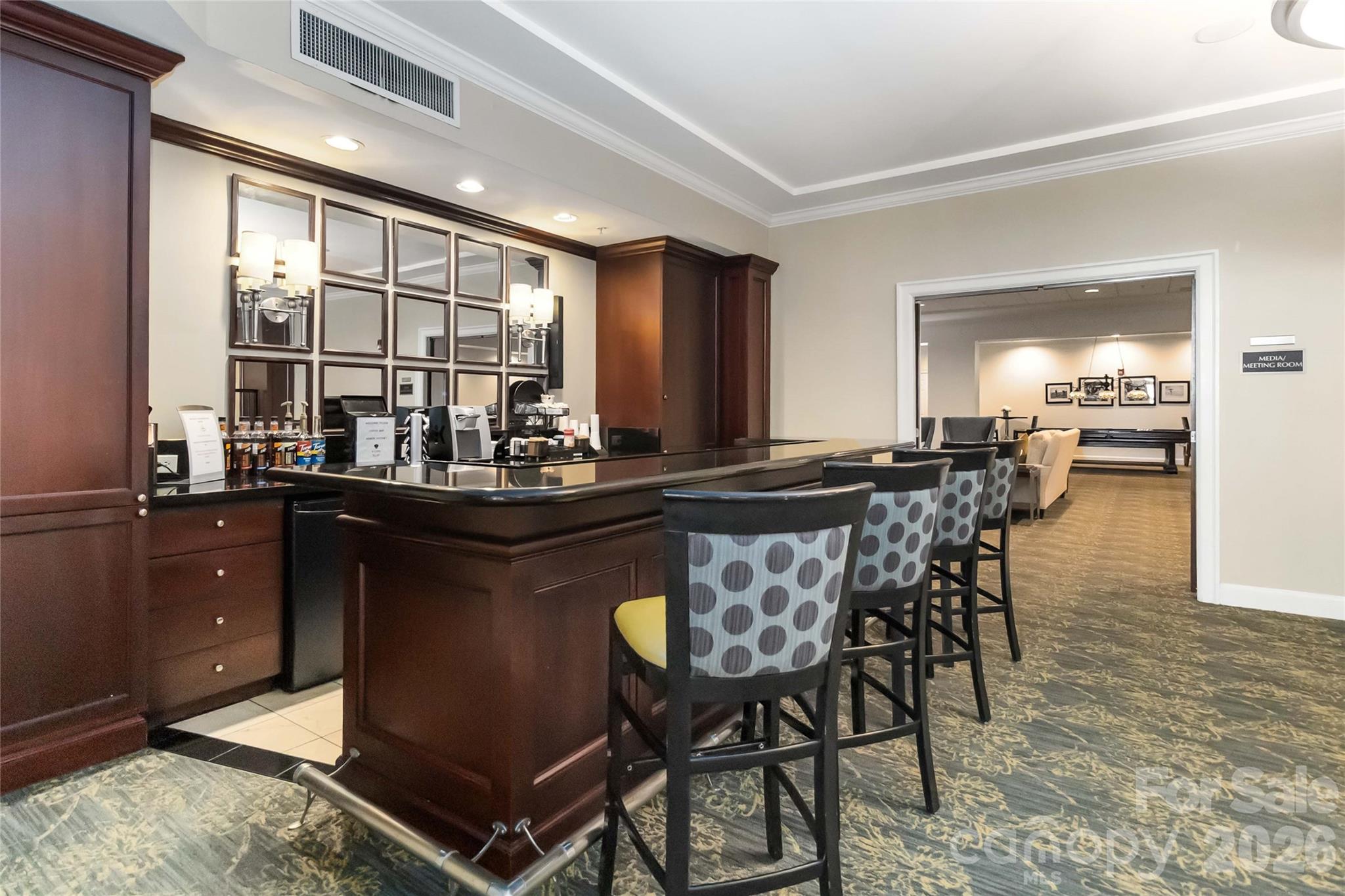 300 W 5th Street Unit: 333