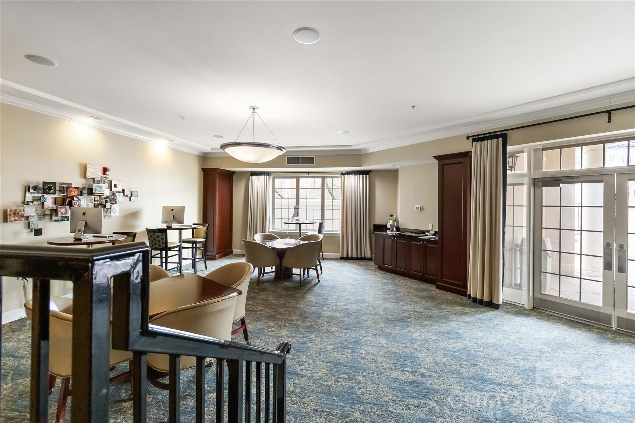 300 W 5th Street Unit: 333