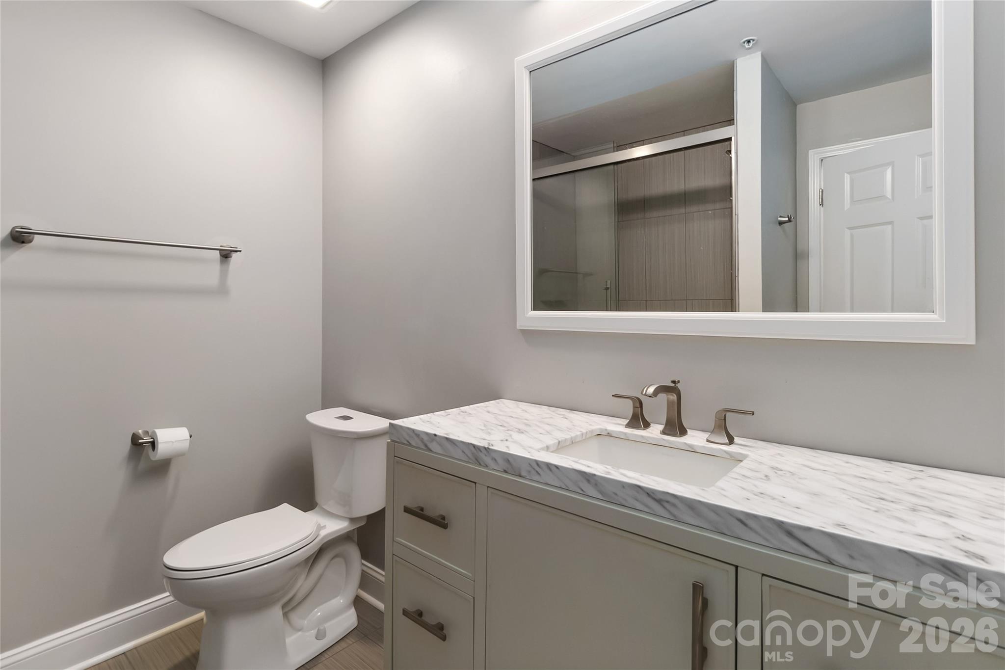 300 W 5th Street Unit: 333