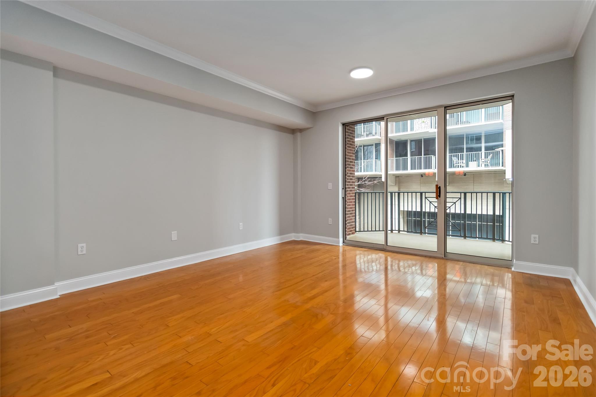 300 W 5th Street Unit: 333