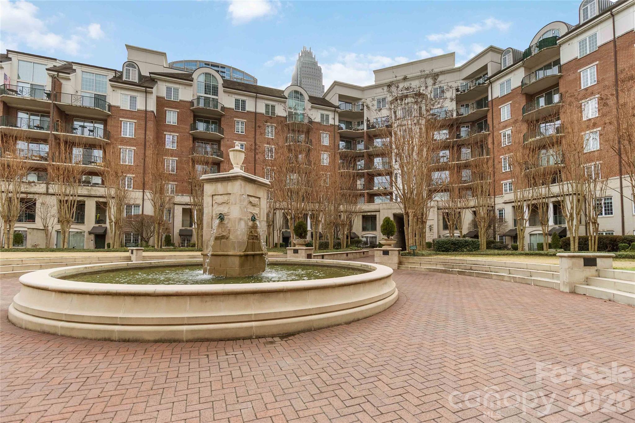 300 W 5th Street Unit: 333