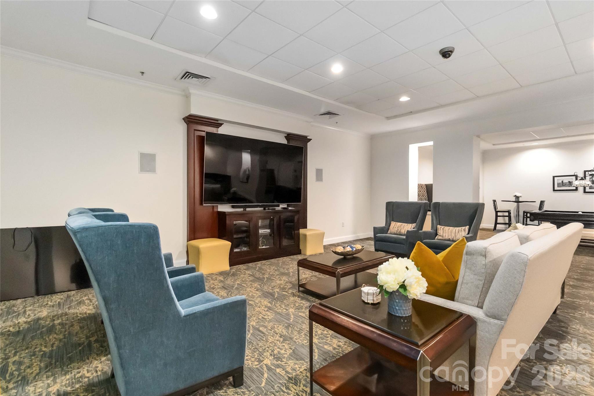 300 W 5th Street Unit: 333