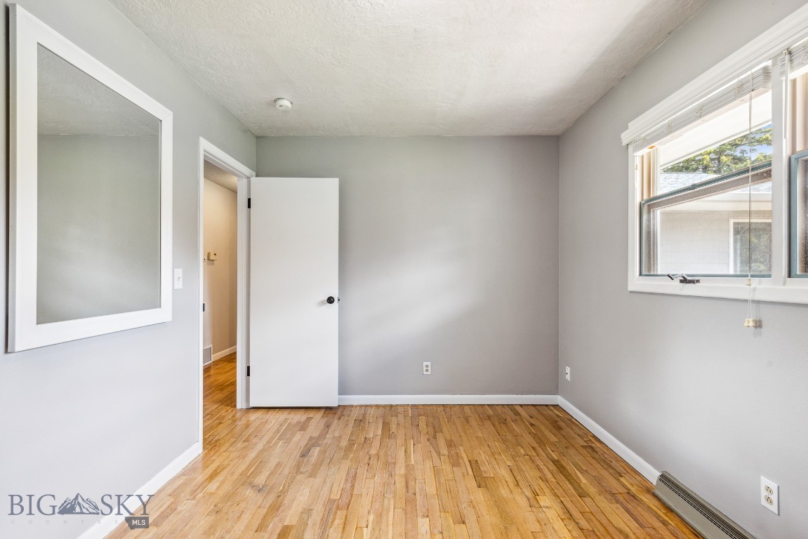 307 N 4th