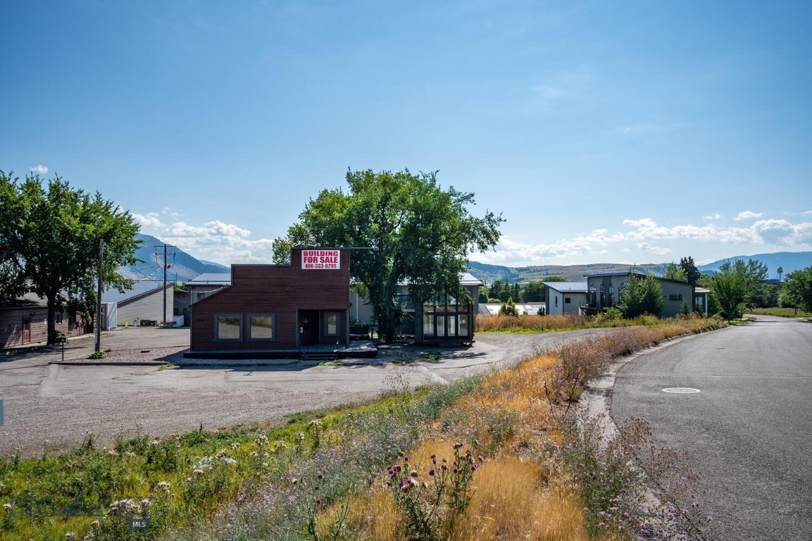 2000 N 7th Avenue