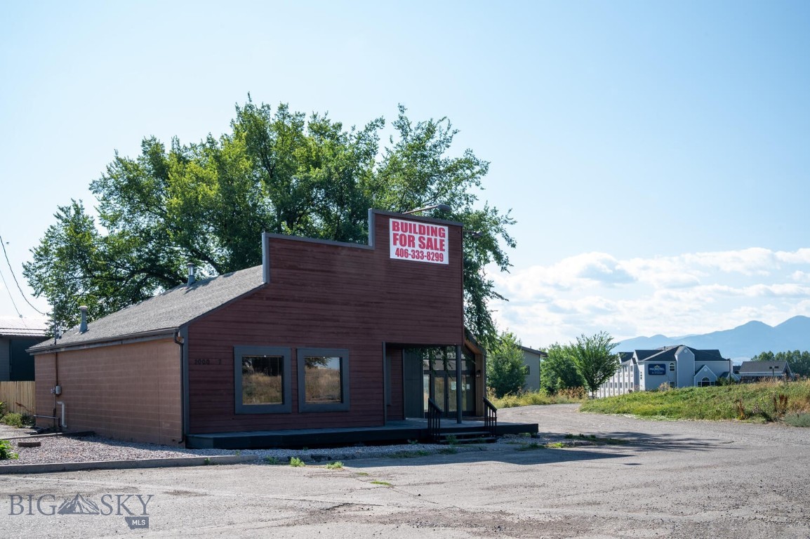 2000 N 7th Avenue