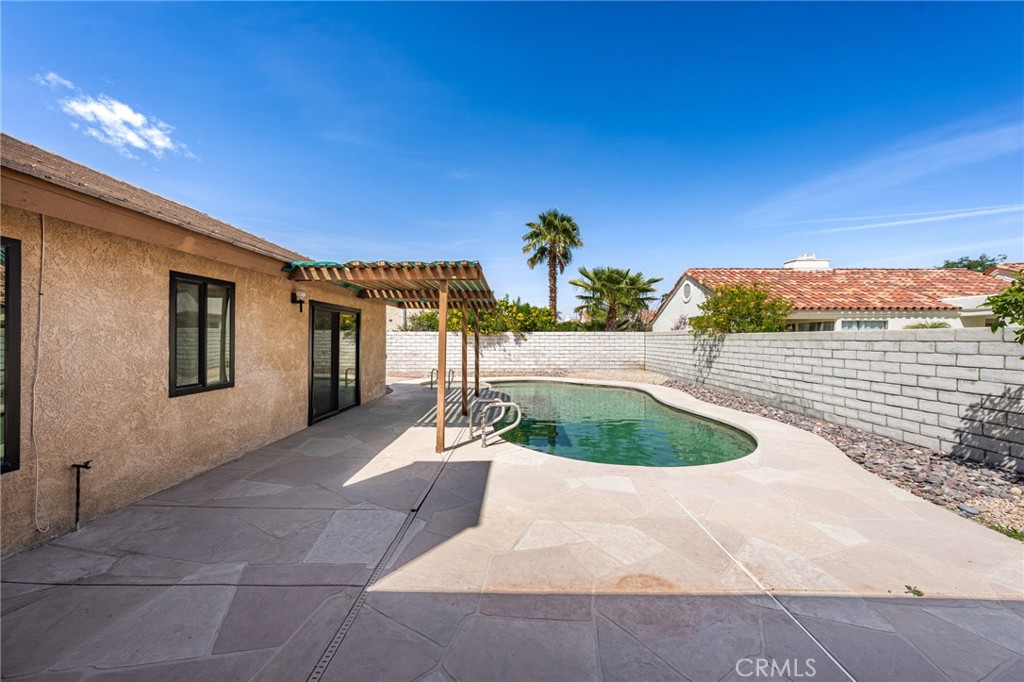43922 Warner Trail