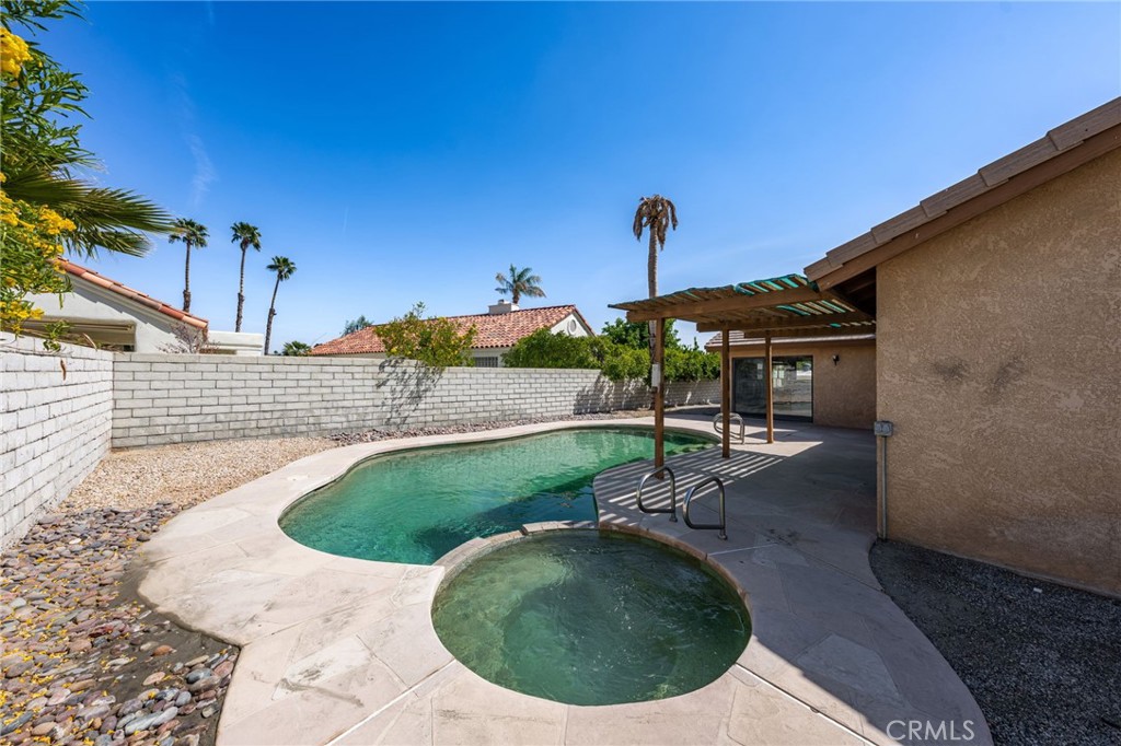 43922 Warner Trail