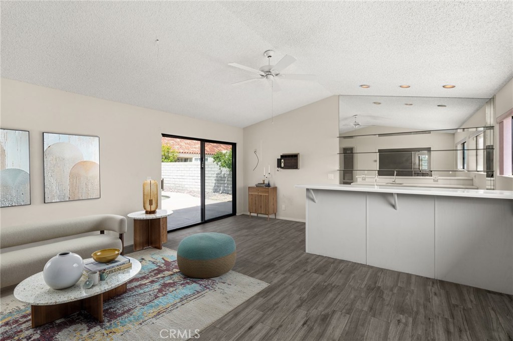 43922 Warner Trail