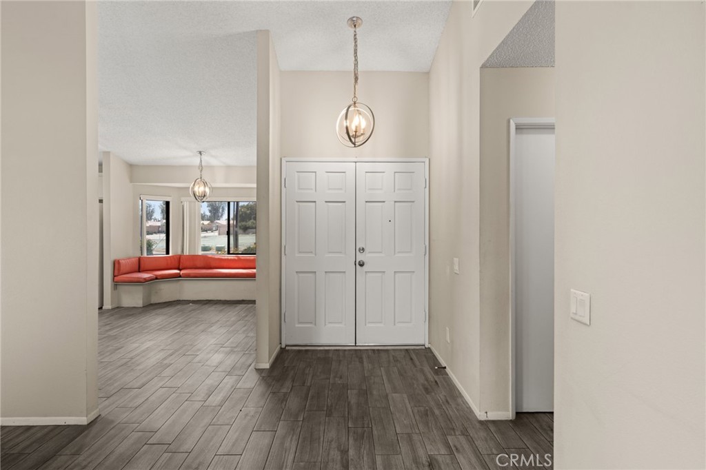 43922 Warner Trail