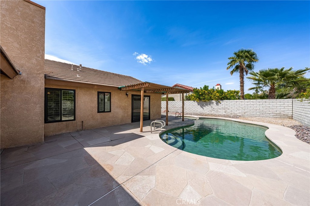 43922 Warner Trail