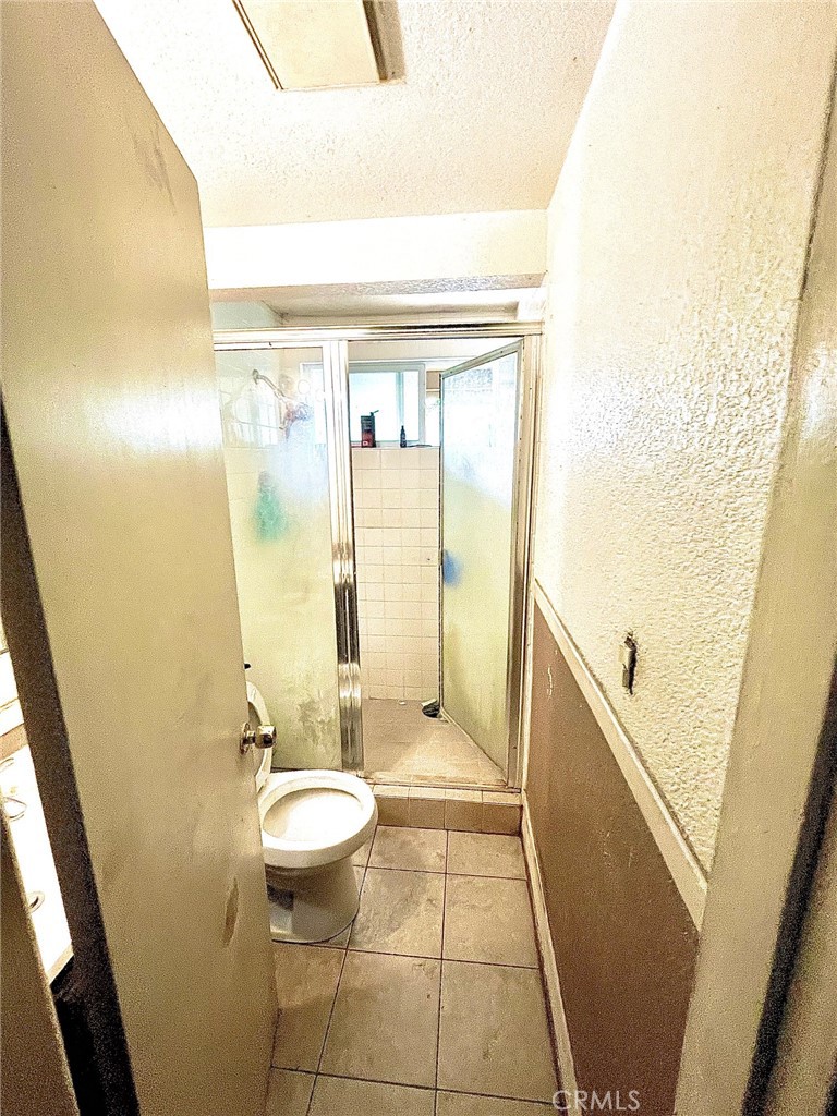 1084 Del Valle Avenue