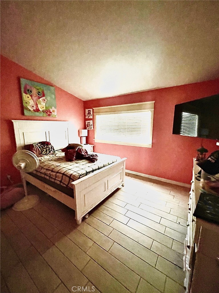 1084 Del Valle Avenue