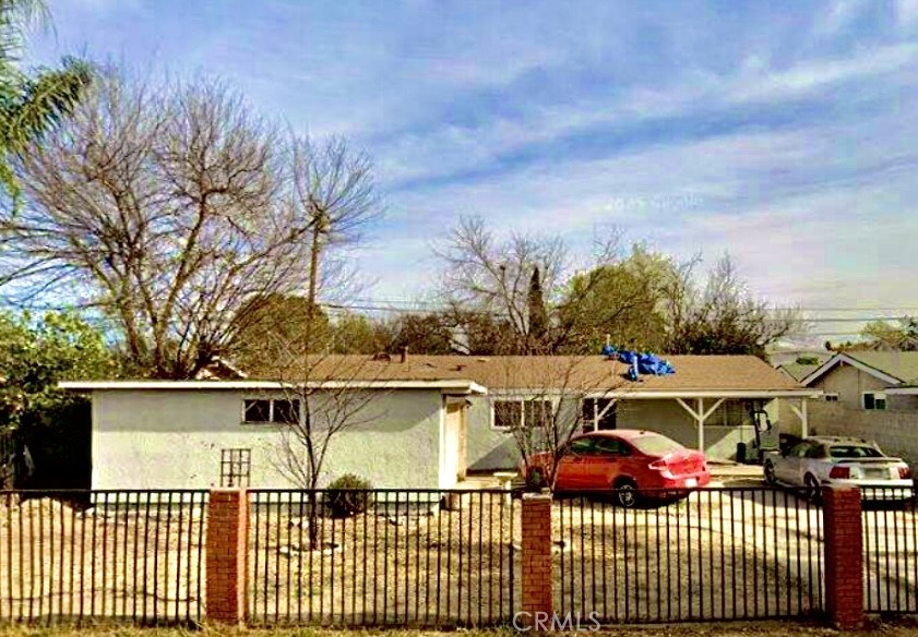 1084 Del Valle Avenue