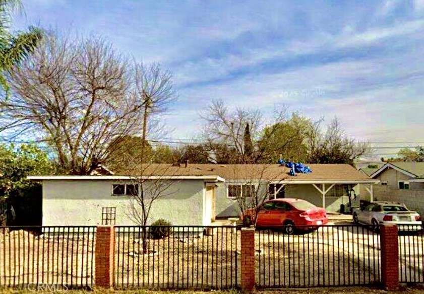 1084 Del Valle Avenue