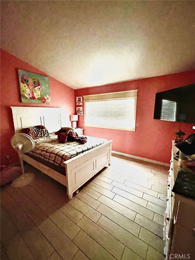 1084 Del Valle Avenue