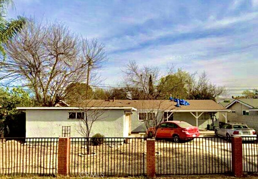 1084 Del Valle Avenue