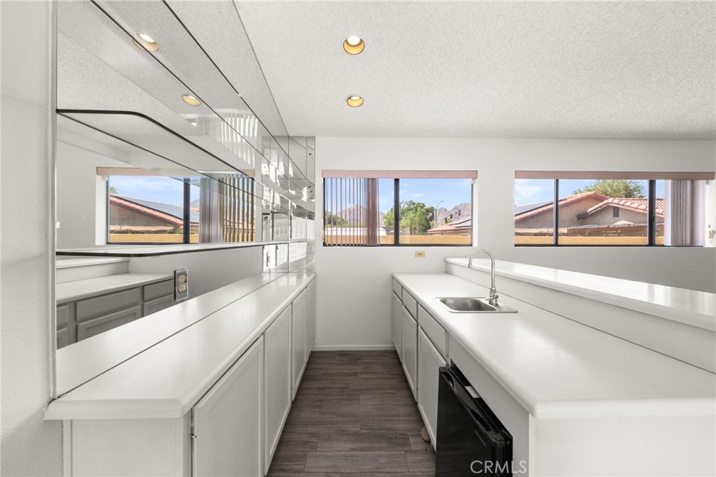 43922 Warner Trail