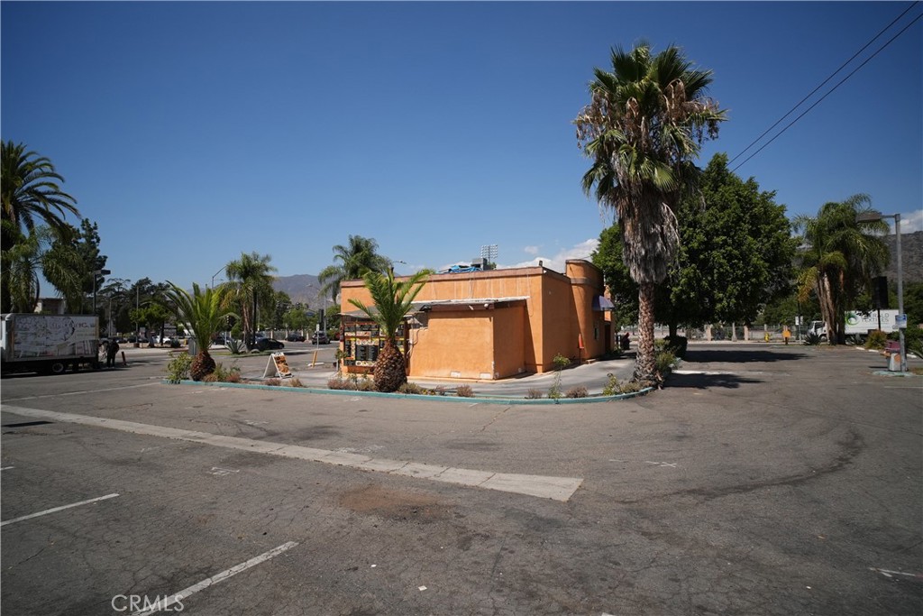 600 E Foothill Boulevard