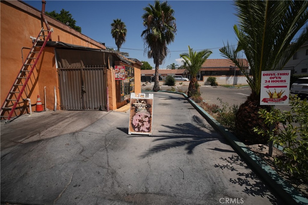 600 E Foothill Boulevard