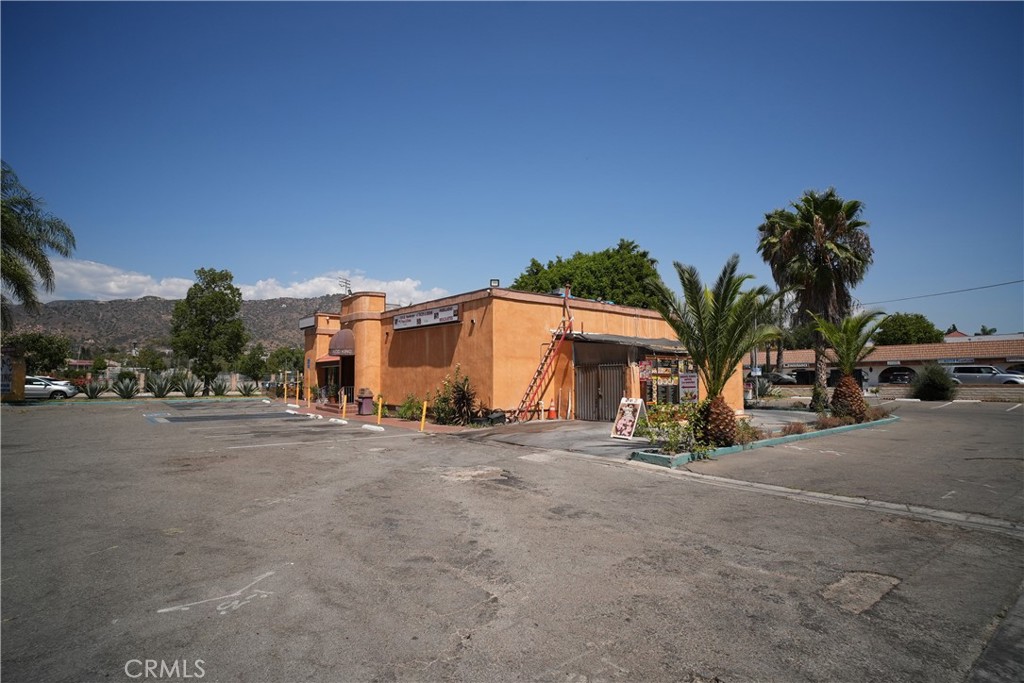 600 E Foothill Boulevard
