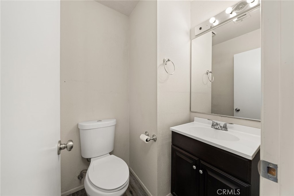 43922 Warner Trail