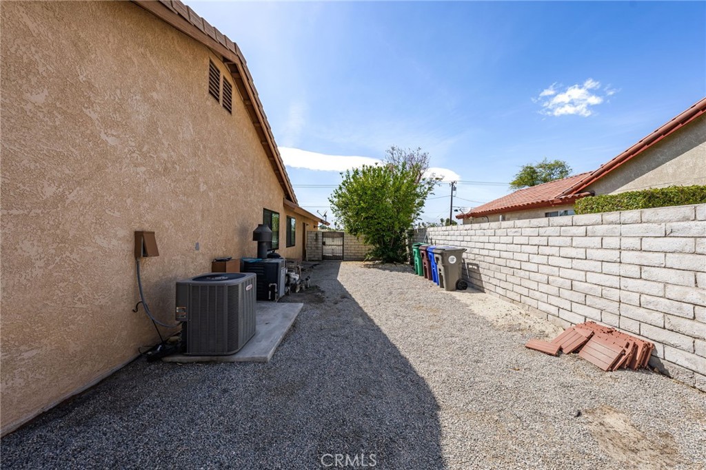 43922 Warner Trail