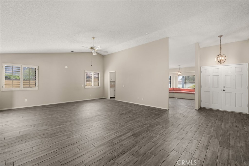 43922 Warner Trail