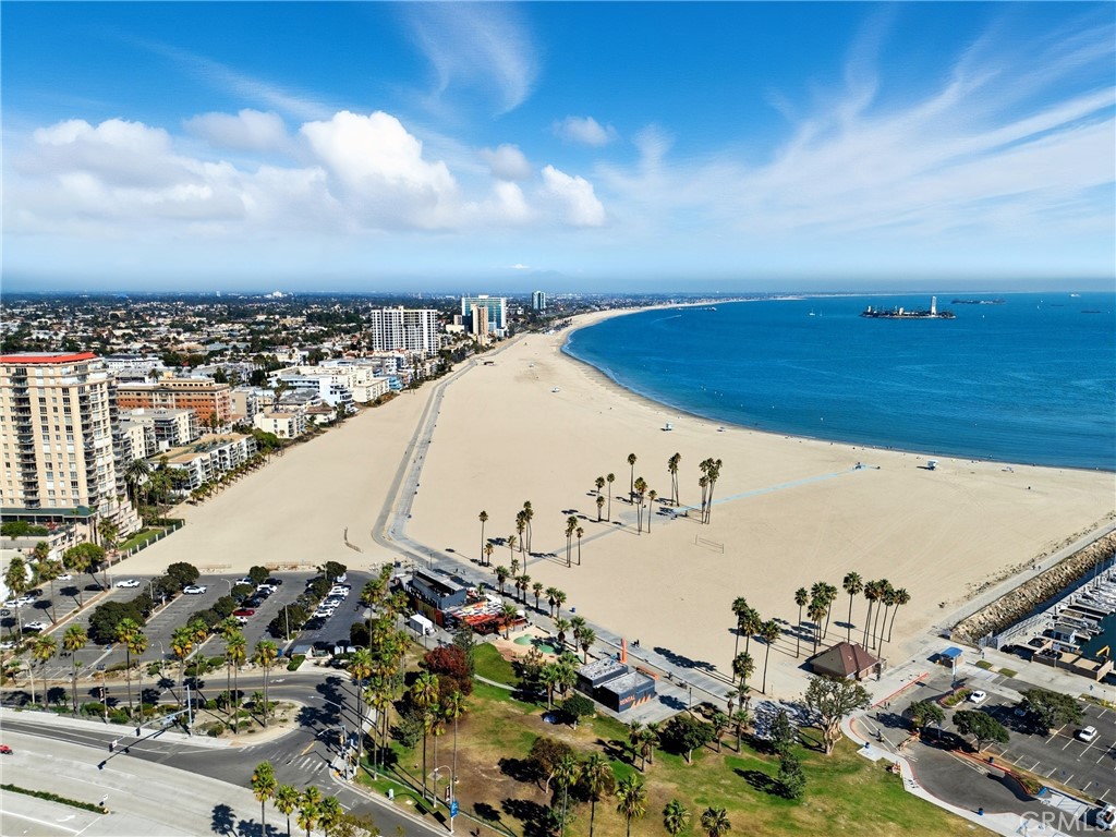 525 E Seaside