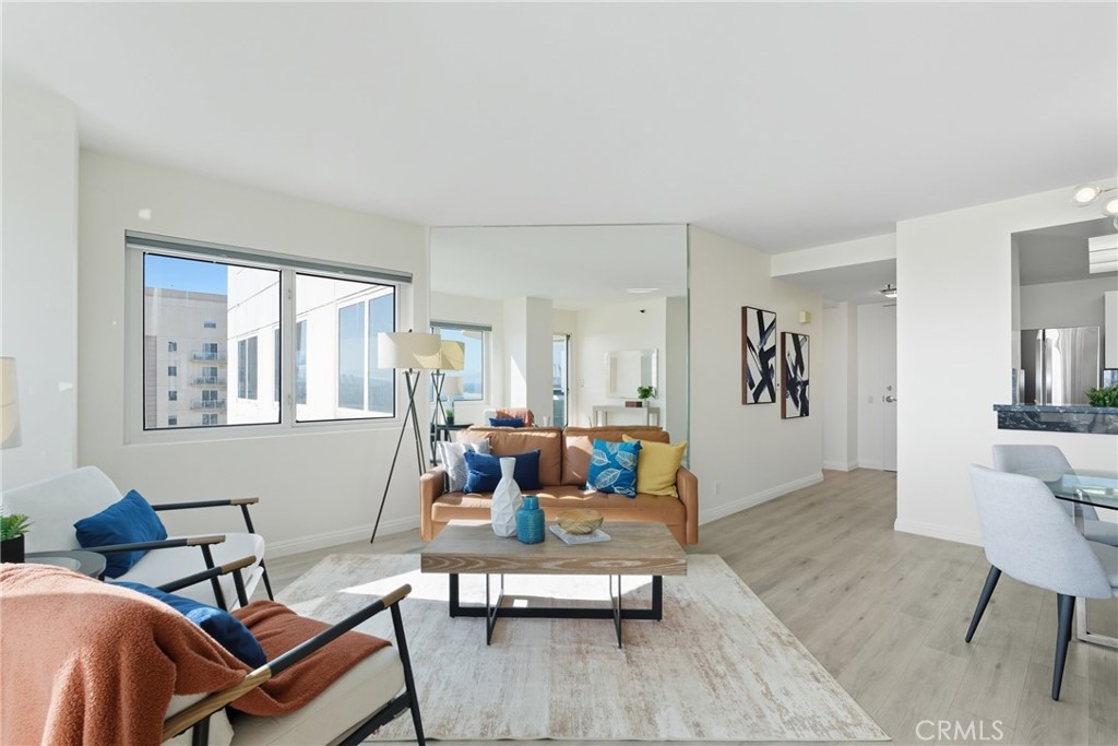 525 E Seaside