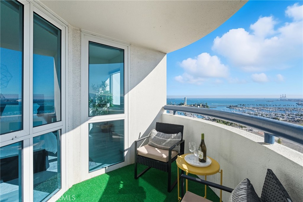 525 E Seaside