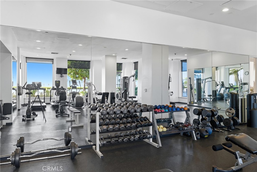 525 E Seaside