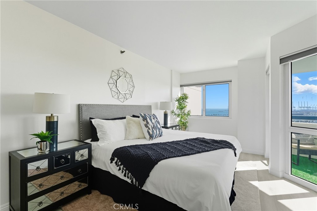 525 E Seaside