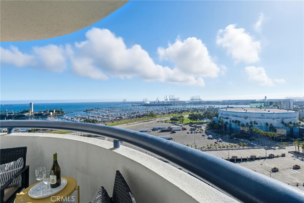525 E Seaside