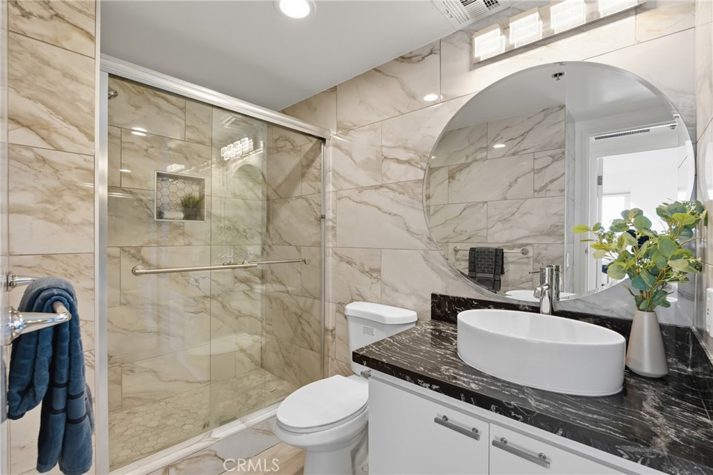 525 E Seaside