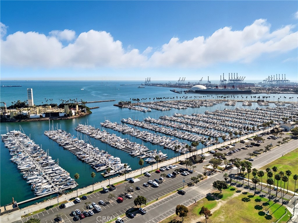 525 E Seaside