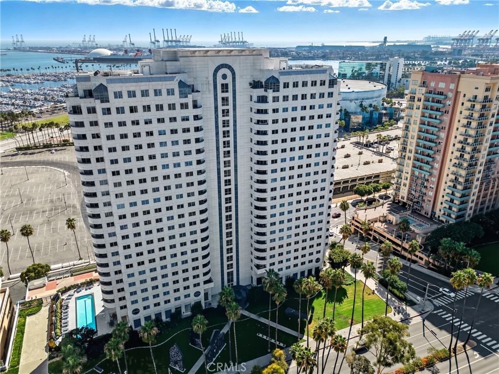 525 E Seaside