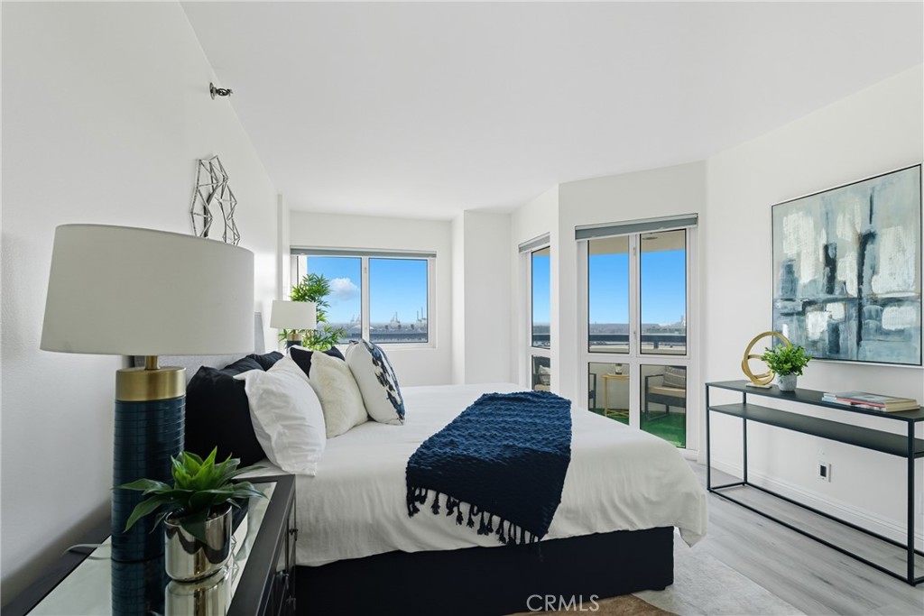 525 E Seaside