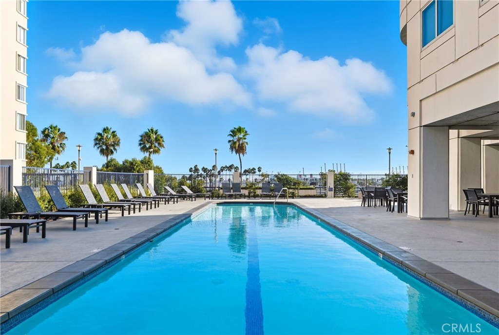 525 E Seaside