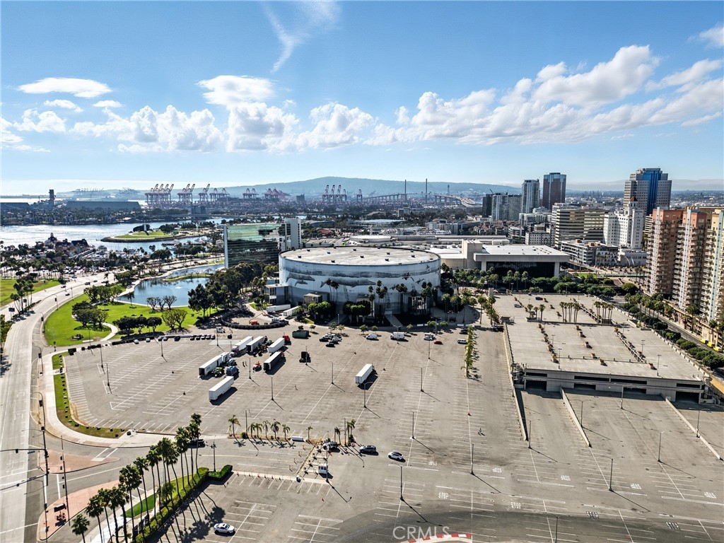 525 E Seaside