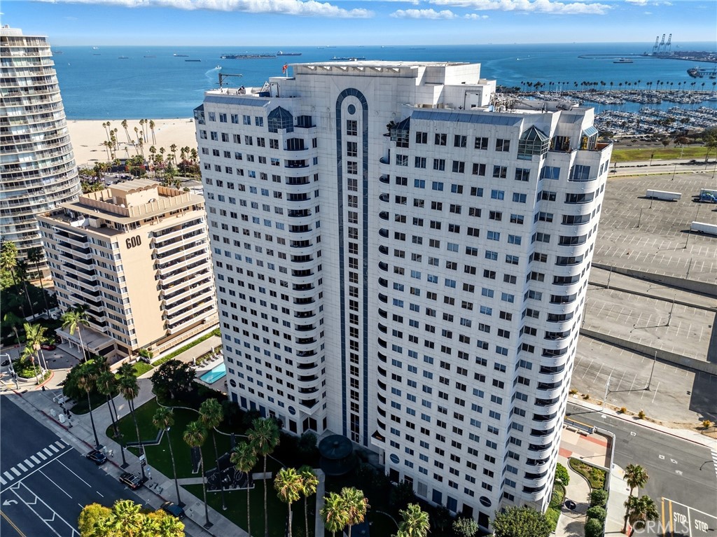 525 E Seaside